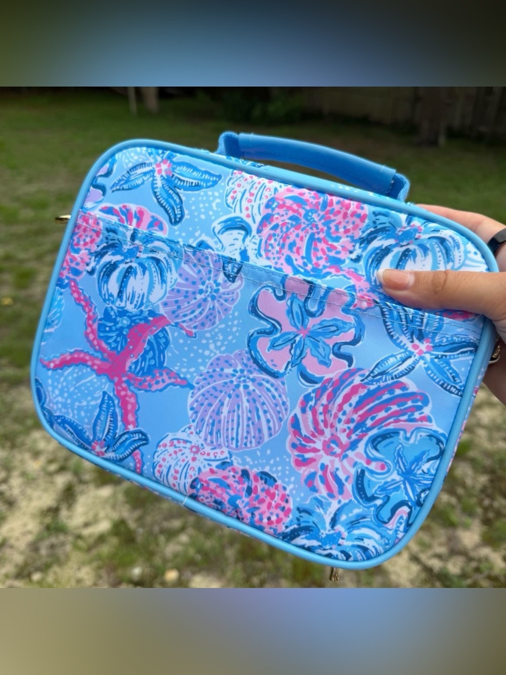 Sold out! Lilly Pulitzer “Bahamas Beachcomber” Crossbody Lunch/Cosmetic Bag - Picture 7 of 8